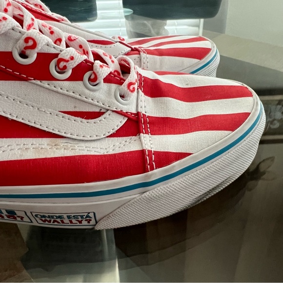 Vans & Where’s Waldo Collab Sneakers, Red & White in Size 7.5M - Picture 9 of 14